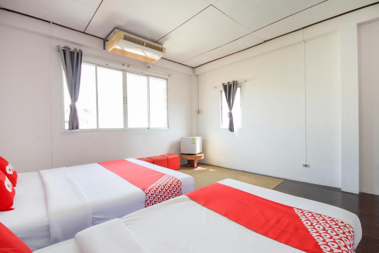Oyo 1054 Phuket Backpacker Hostel מראה חיצוני תמונה