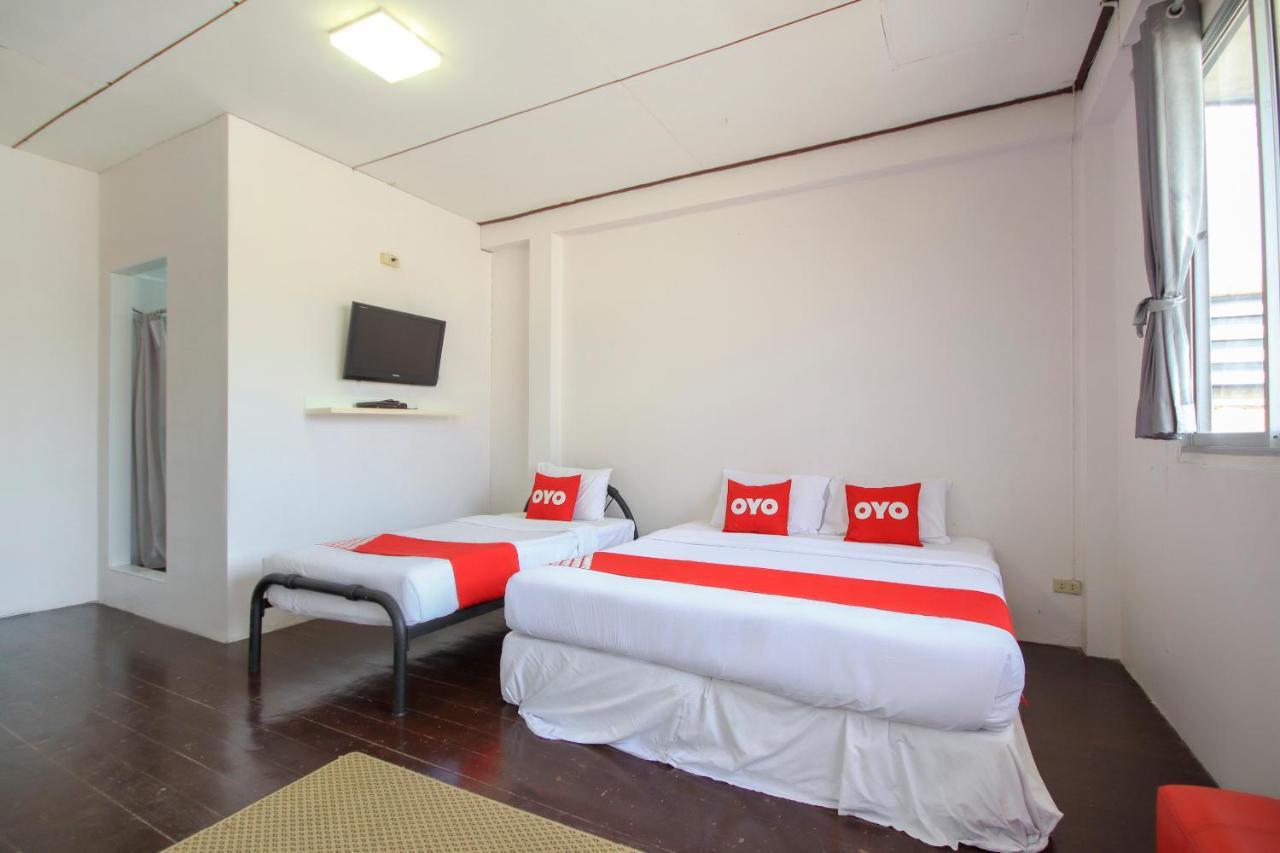 Oyo 1054 Phuket Backpacker Hostel מראה חיצוני תמונה