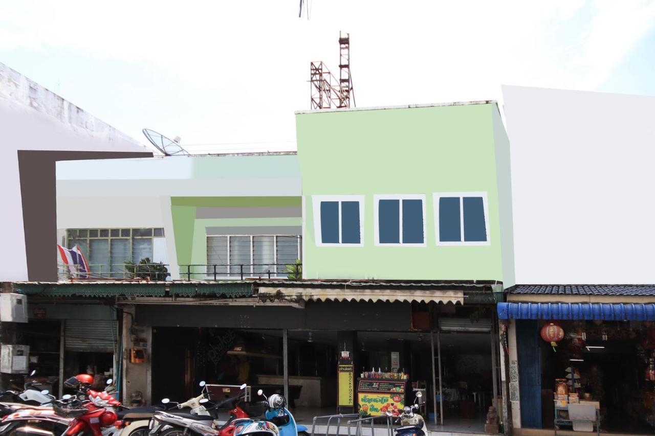 Oyo 1054 Phuket Backpacker Hostel מראה חיצוני תמונה