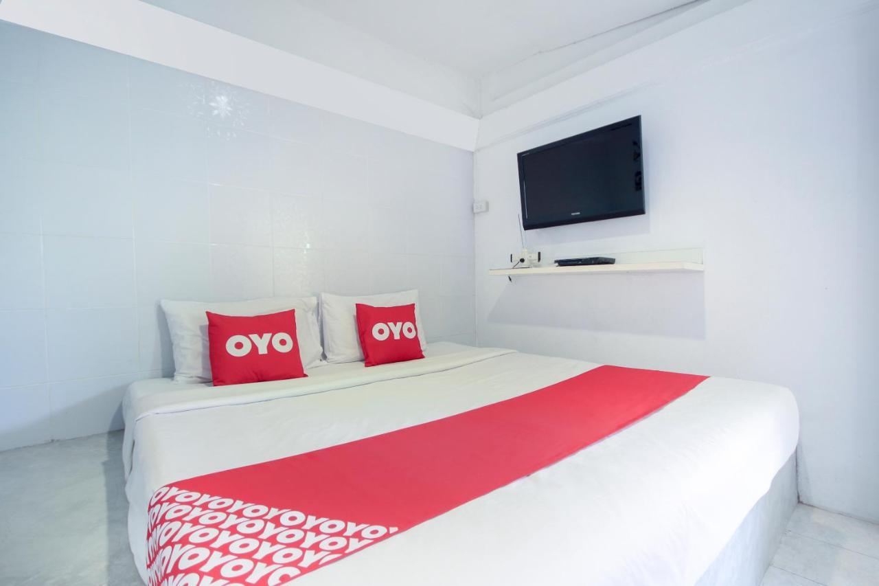 Oyo 1054 Phuket Backpacker Hostel מראה חיצוני תמונה