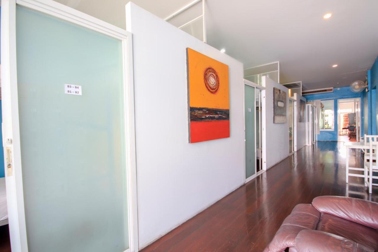 Oyo 1054 Phuket Backpacker Hostel מראה חיצוני תמונה