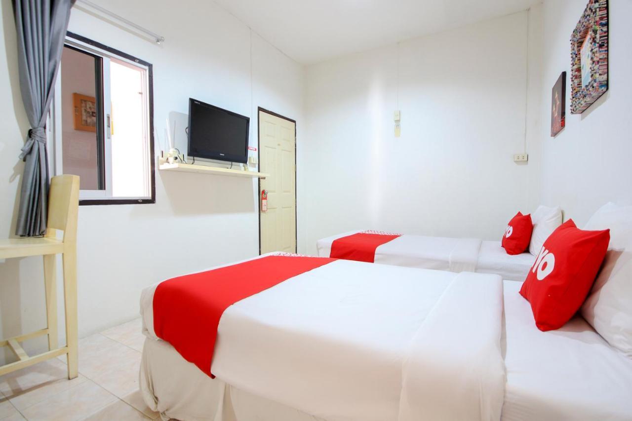 Oyo 1054 Phuket Backpacker Hostel מראה חיצוני תמונה