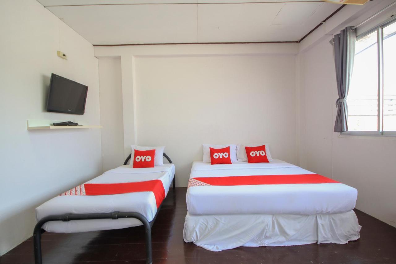 Oyo 1054 Phuket Backpacker Hostel מראה חיצוני תמונה