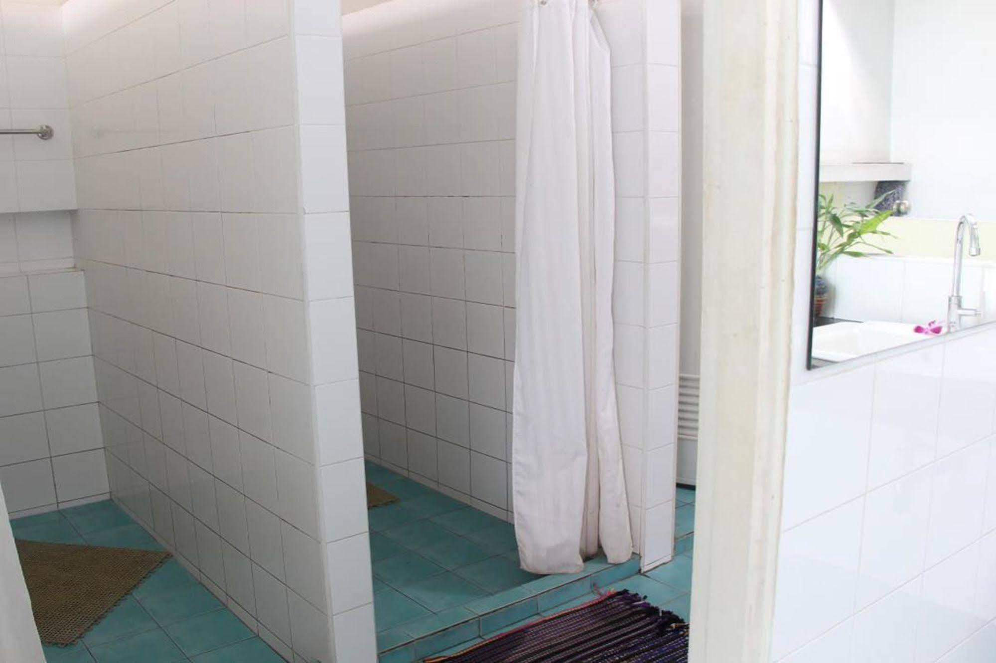 Oyo 1054 Phuket Backpacker Hostel מראה חיצוני תמונה