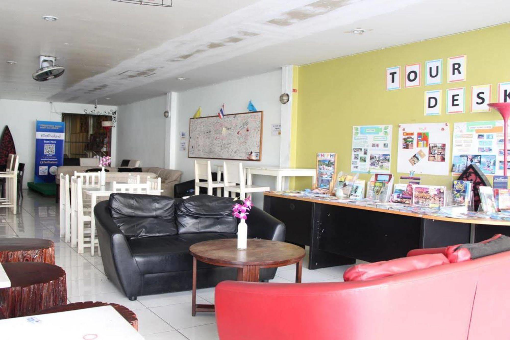 Oyo 1054 Phuket Backpacker Hostel מראה חיצוני תמונה