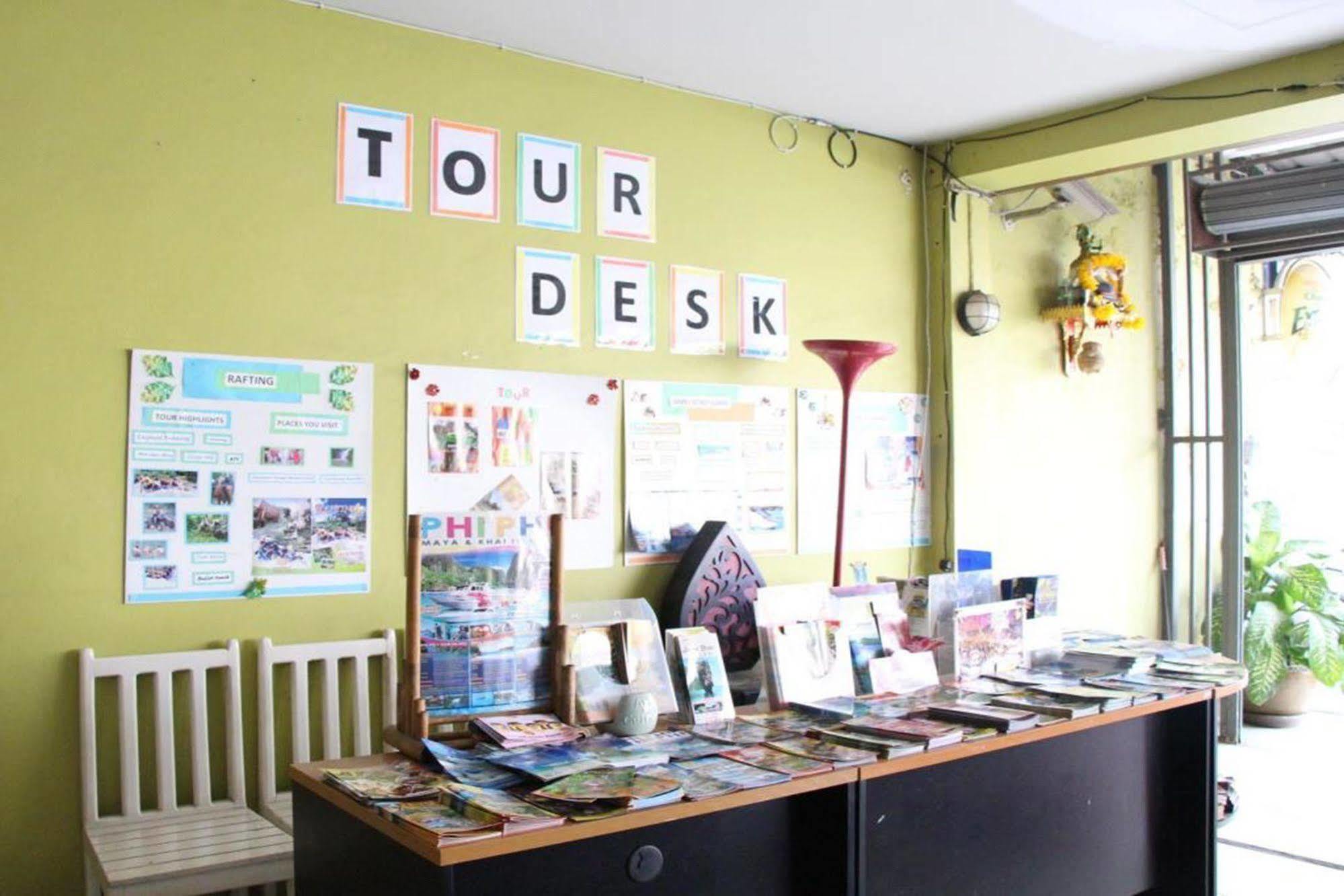 Oyo 1054 Phuket Backpacker Hostel מראה חיצוני תמונה