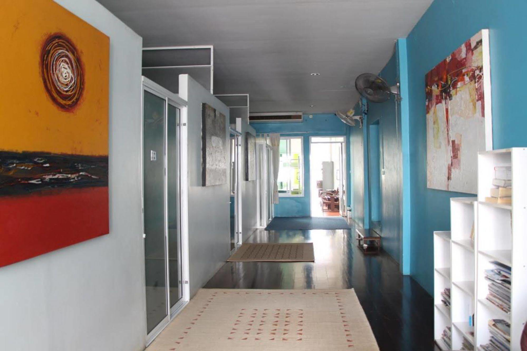 Oyo 1054 Phuket Backpacker Hostel מראה חיצוני תמונה